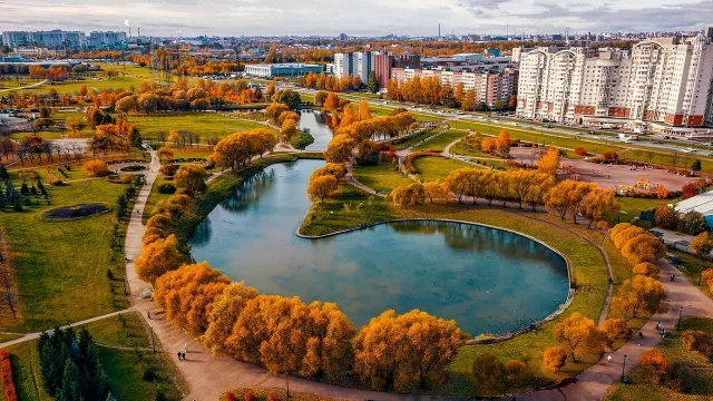 Парк Малиновка: пруды и тихие аллеи в Красногвардейском районе