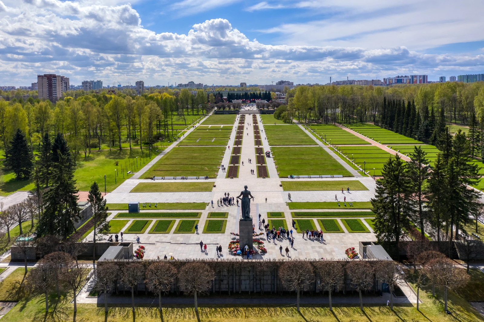 Пискарёвское мемориальное кладбище