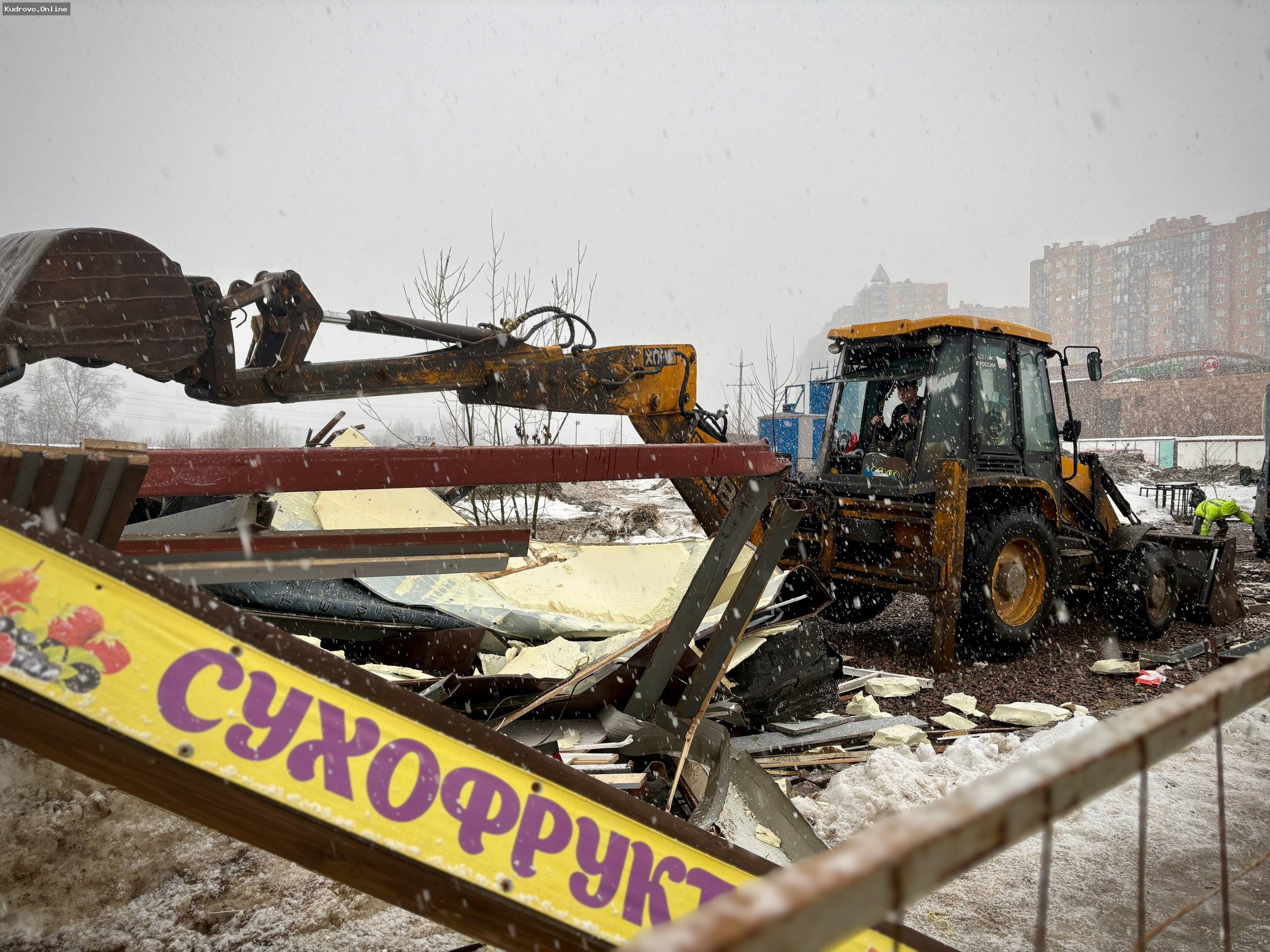 Демонтаж торгового павильона в Кудрово